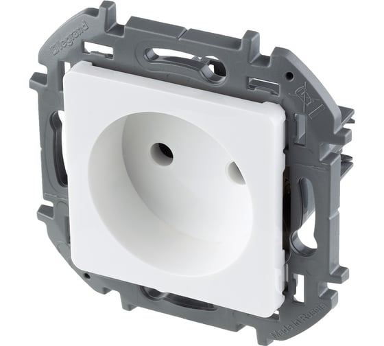 INSPIRIA Розетка 1-ая белая без заземления 673710